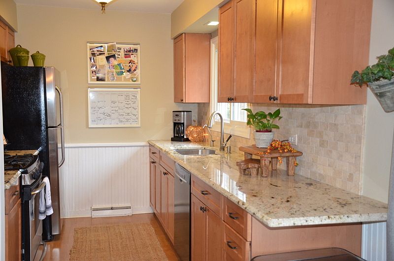2nd image of 7 Granada Ln