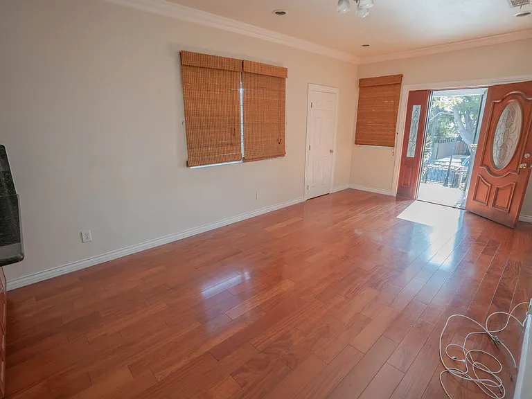 4215 Camero Ave — Photo 3