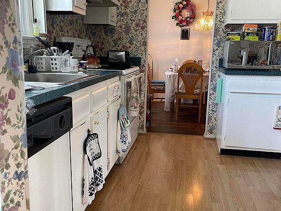 5th image of 48 Churchill Road #71