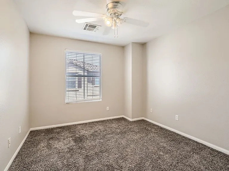 4782 Manderston Ct — Photo 16