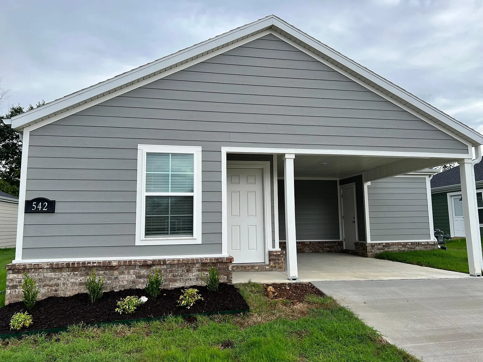 3 bed, 1356 sqft, $1,600 — Photo 1