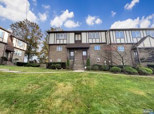 15 Canterbury Ln, New Milford, NJ 07646