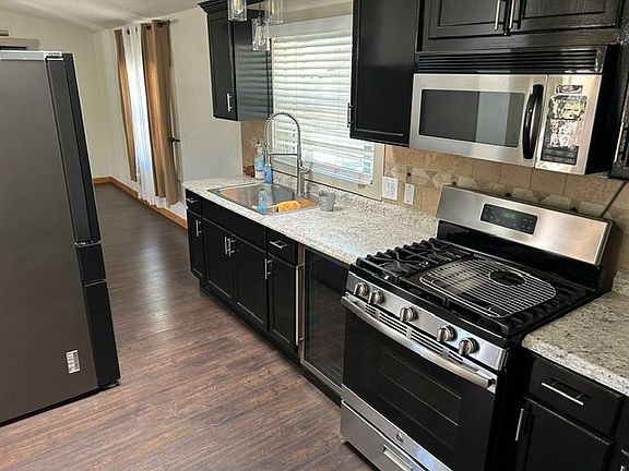 3rd image of 1105 Veterans Rd #2
