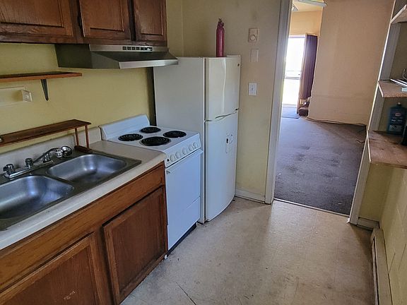 2nd image of 2272 Chestnut Ave #4