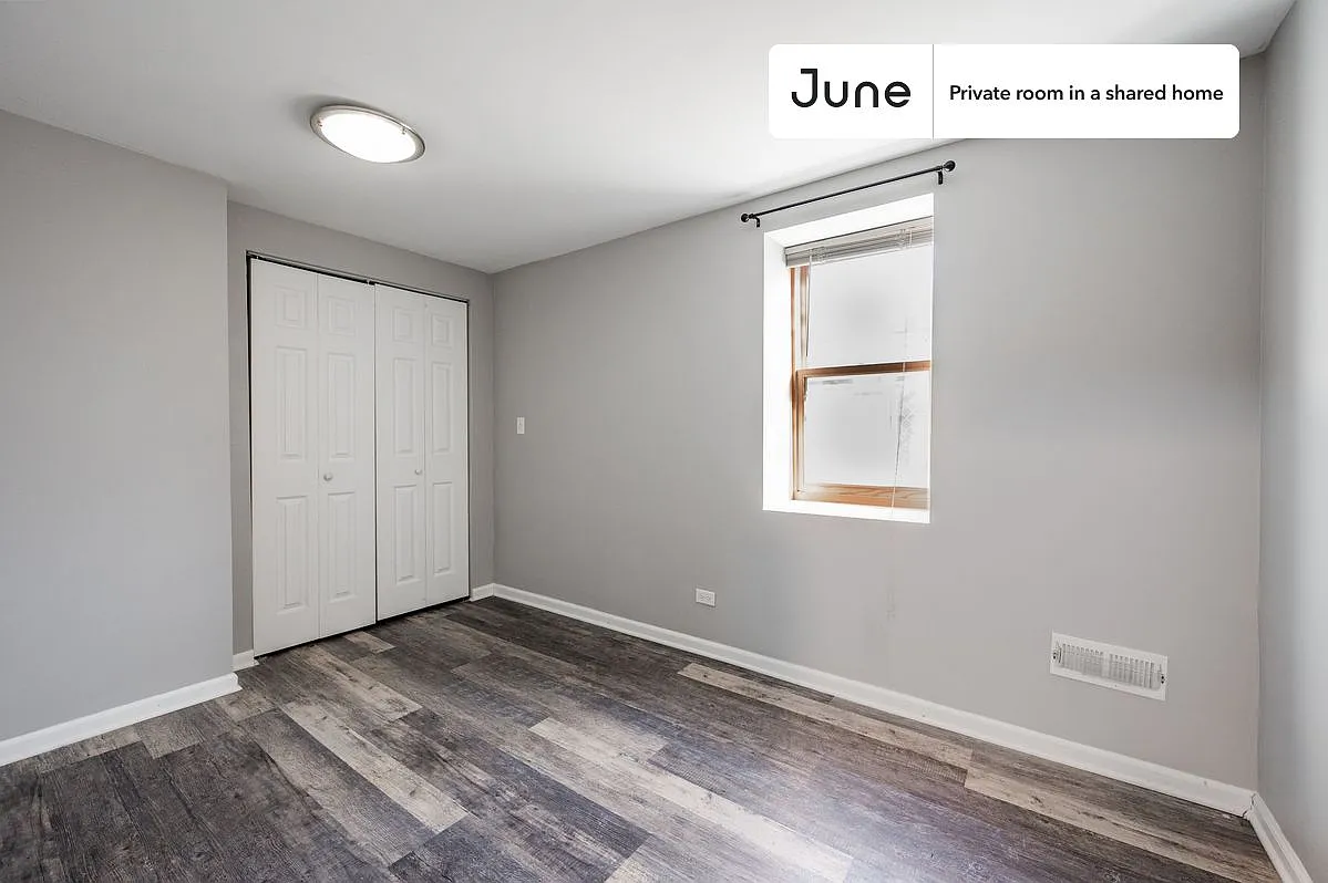 Building Photo - 3516 W Belden Ave #C