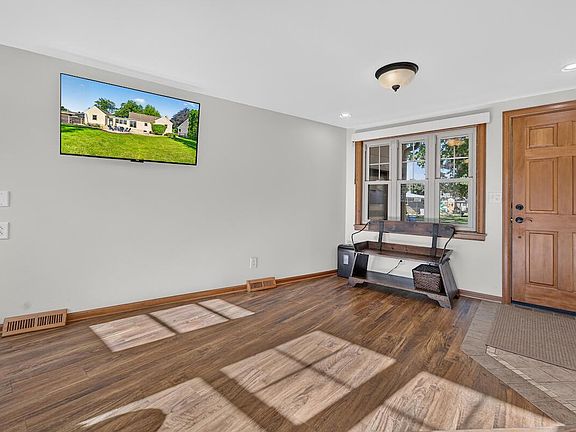 4th image of 216 S Elmwood AVENUE