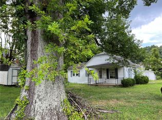 1529 Spring Valley Rd, Huntington, WV 25704