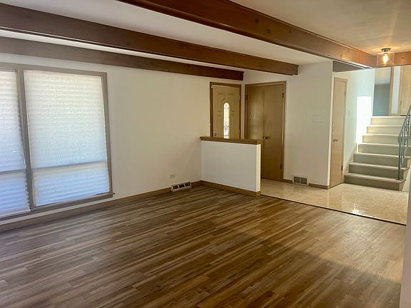 4th image of 15635 Minerva Ave