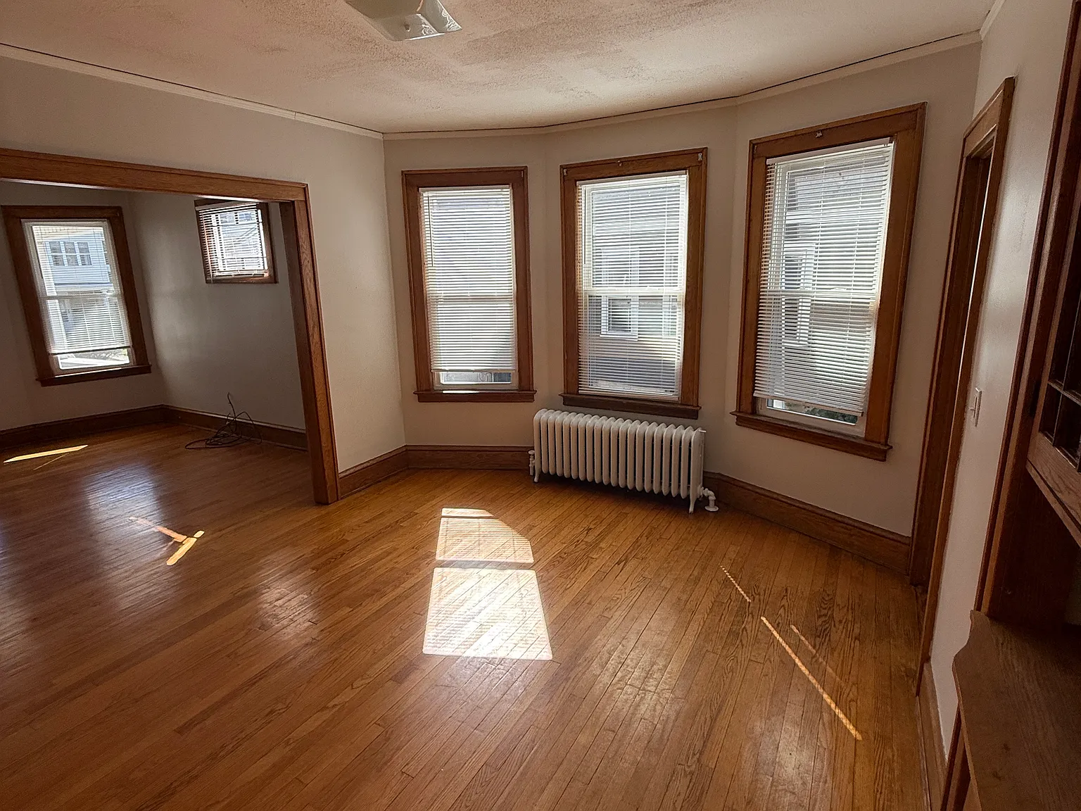 2 bed, 1100 sqft, $1,990 — Photo 2