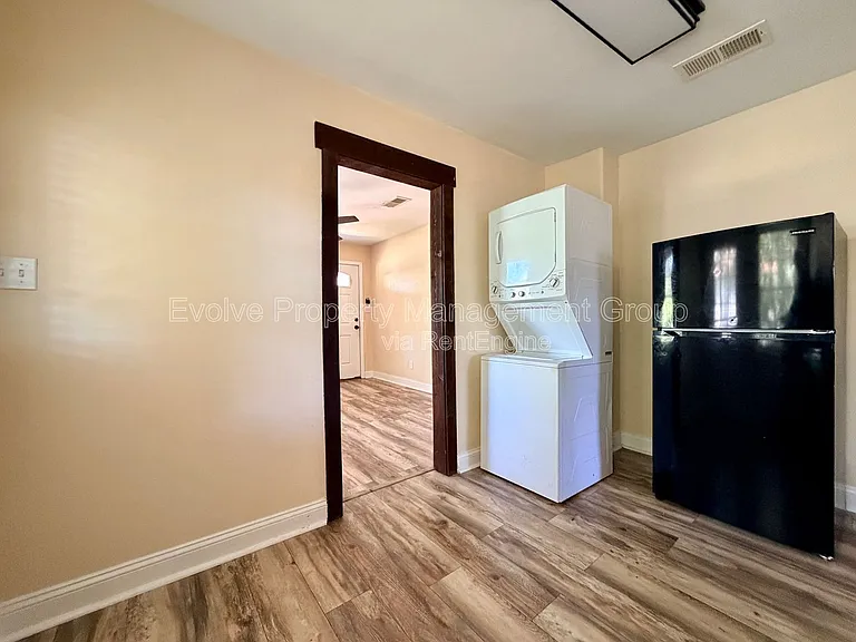 681 Harrell St — Photo 10
