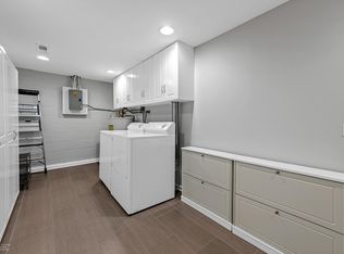 820 N Dearborn St APT B, Chicago, IL 60610