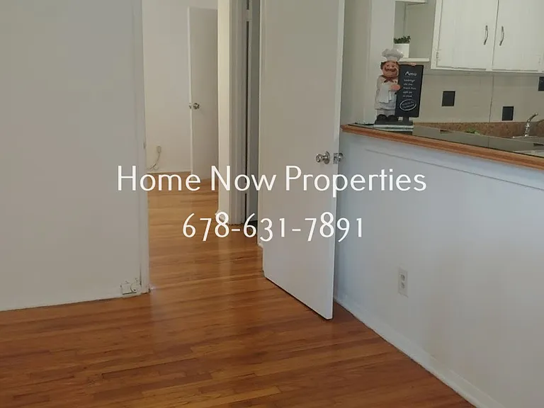 Maple Place Apartments — Photo 19