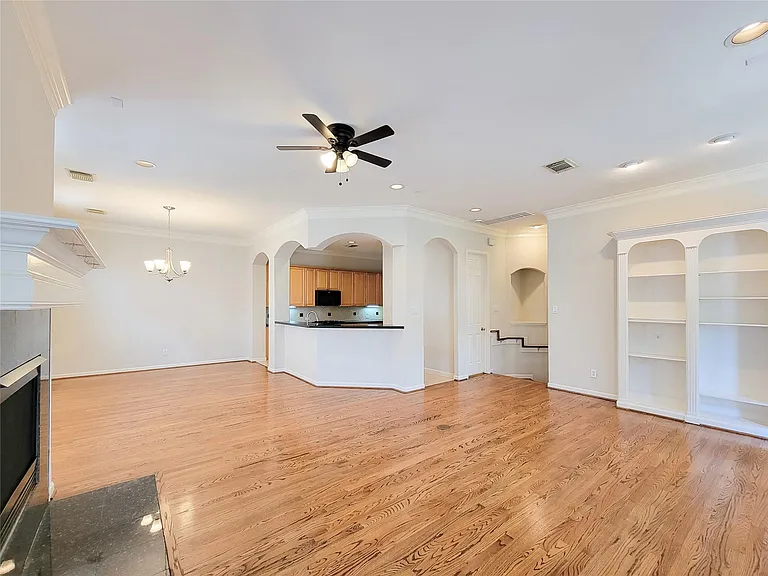 604 Reinerman St — Photo 12