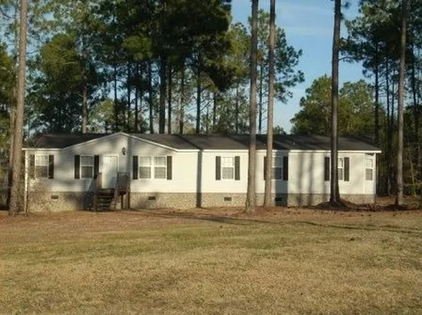 180 Strawberry Cir, Swainsboro, GA 30401