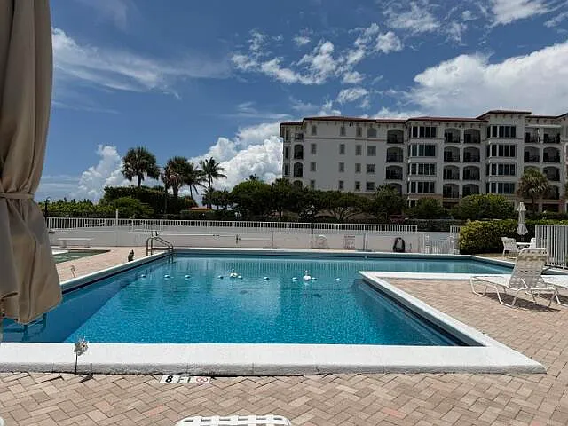 Palm Beach Shores Apartments, Inc — Photo 4