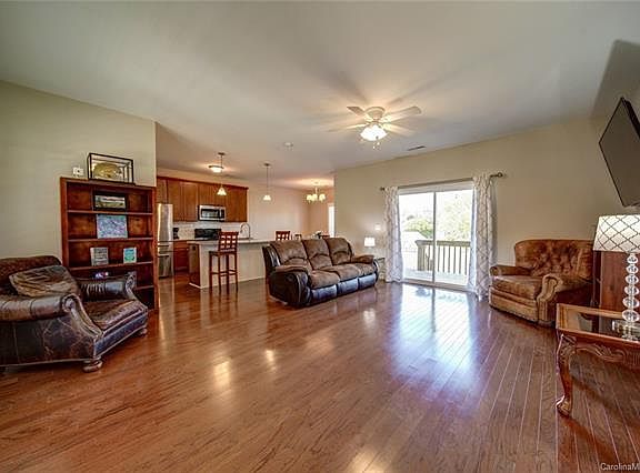 5th image of 112 Crews Ln #3