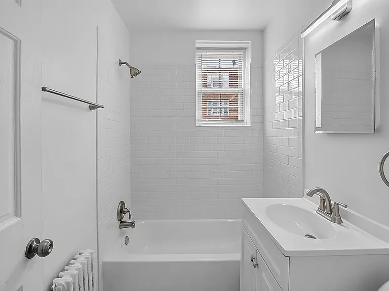 1441 Somerset Pl NW #202 — Photo 12