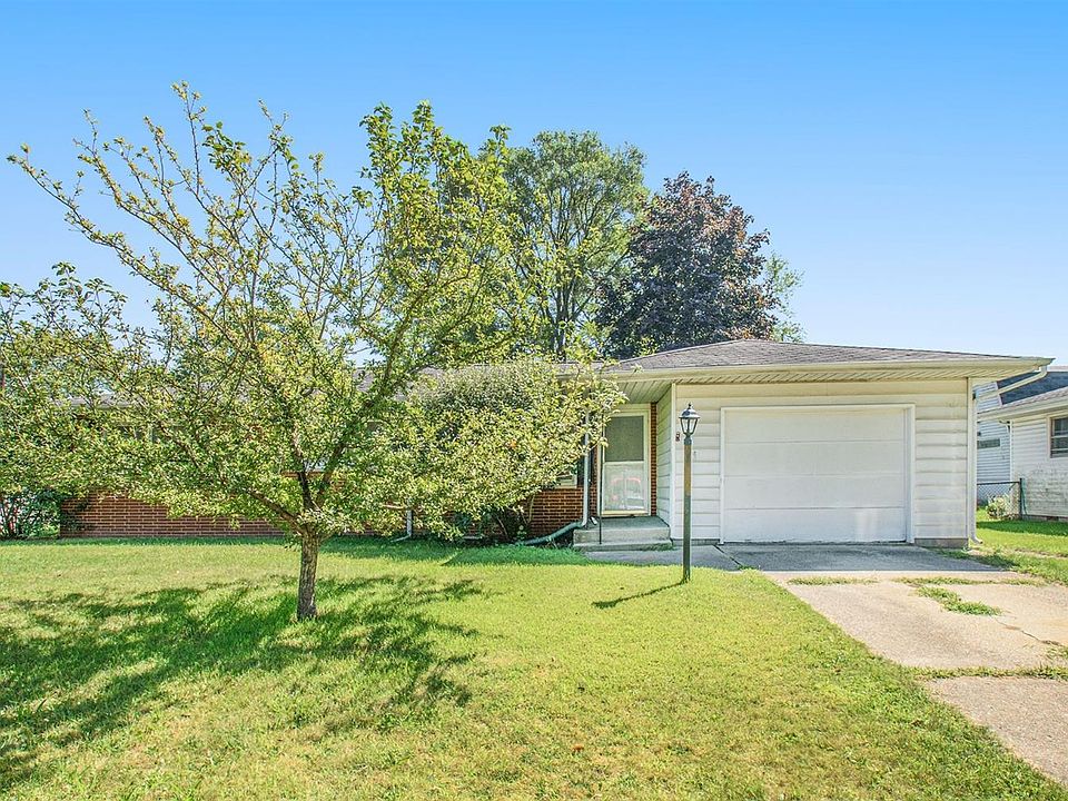 1st image of 214 White Oak Dr