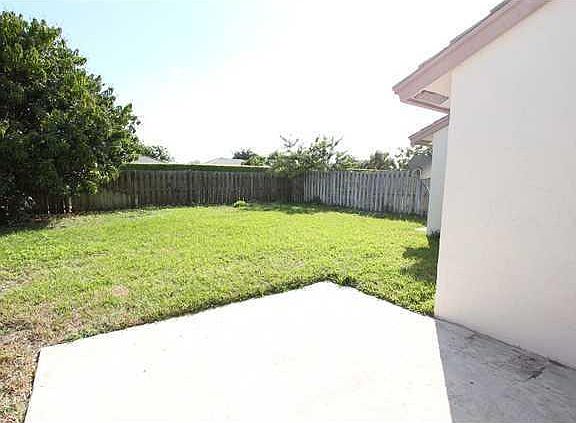 3rd image of 5884 Strawberry Lakes Cir