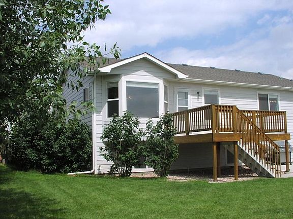 3rd image of 219 Aspen Grove Way
