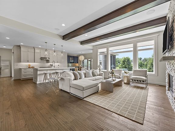 3rd image of 884 Archer Dr
