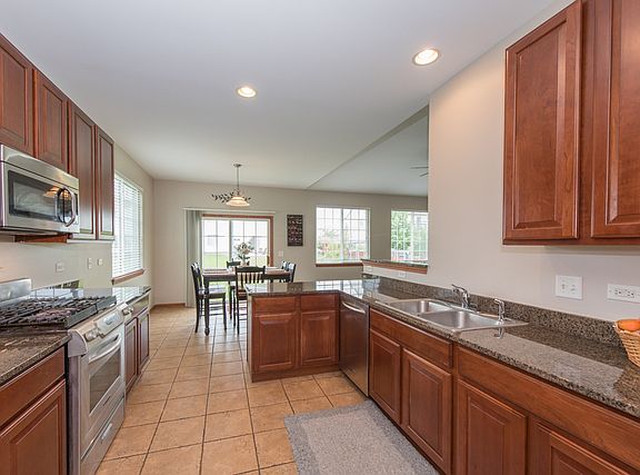 5th image of 39820 Stoneywood Dr
