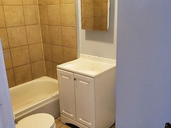 4th image of 1835 Hovland Ct