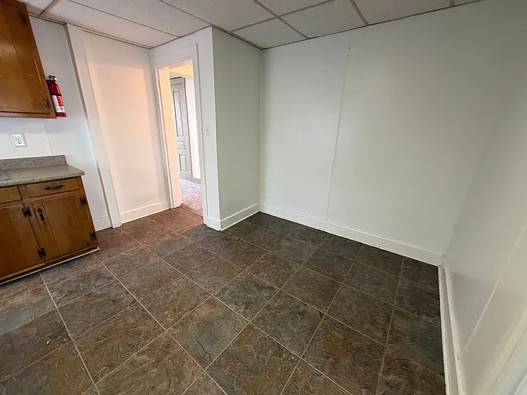 827 E Prospect St — Photo 6