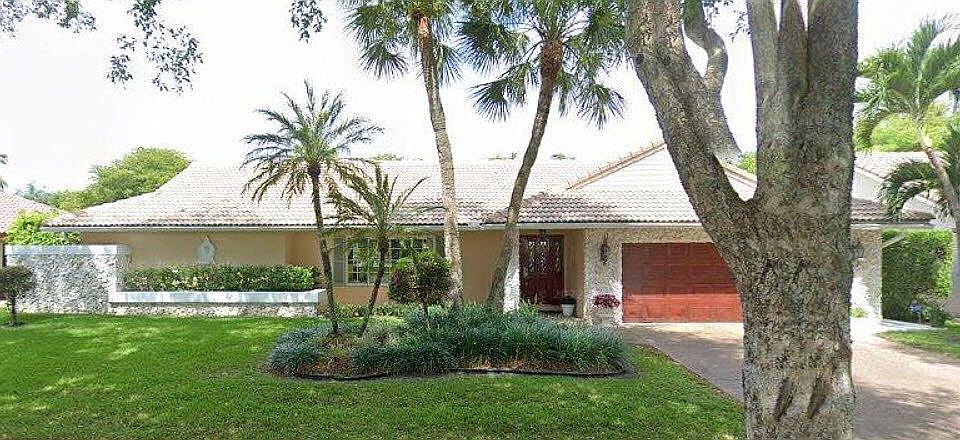 261 Deer Creek Woodlake Cir