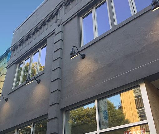 3rd image of 105 E Grace St