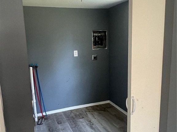 5th image of 3751 Ada Ave