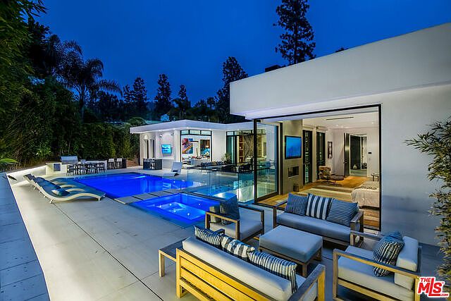 1049 Loma Vista Dr, Beverly Hills, CA 90210 | MLS #21-744732 | Zillow