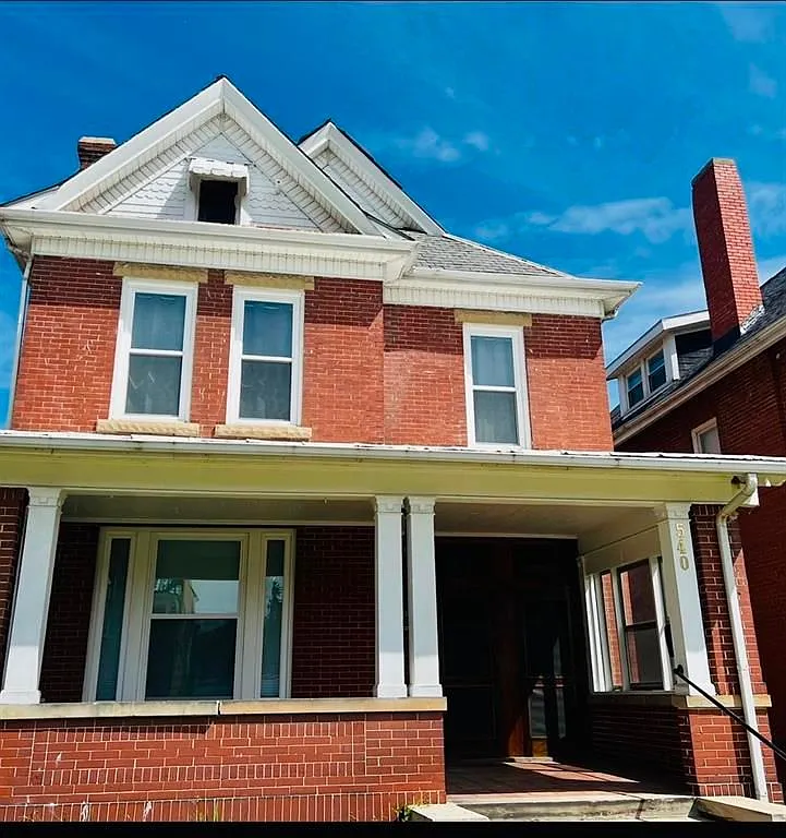 6 bed, 2.0 bath, 1105 sqft, $900 — Photo 1