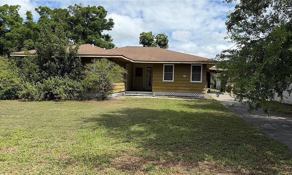 1st image of 4611 Fruitville Rd