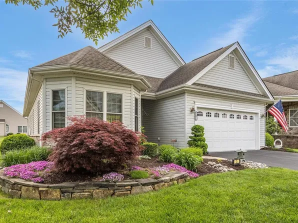 3 Inverness Ln, Easton, PA 18045