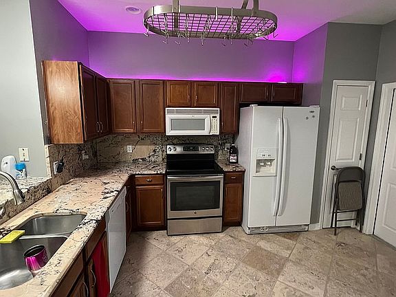 Gourmet Kitchen 