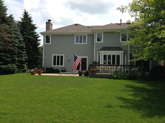 3rd image of 11 Saddlewood Ct