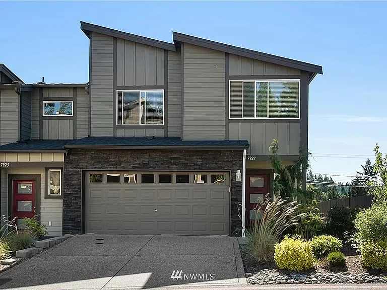7927 20th Ave SE — Photo 2