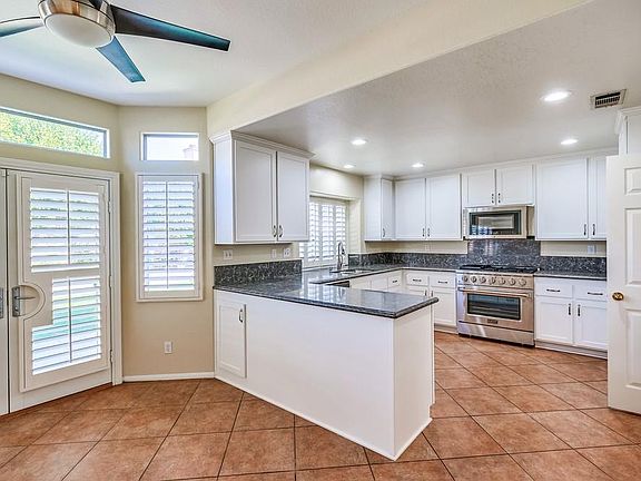 3rd image of 6832 Dove Ct