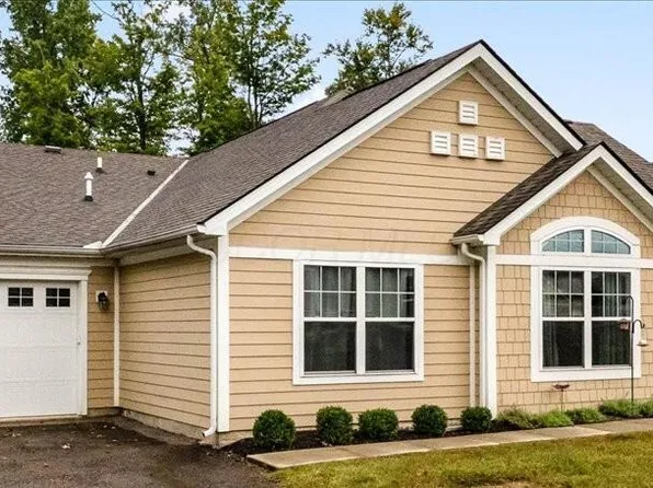 106 Narragansett Rd, Buckeye Lake, OH 43008