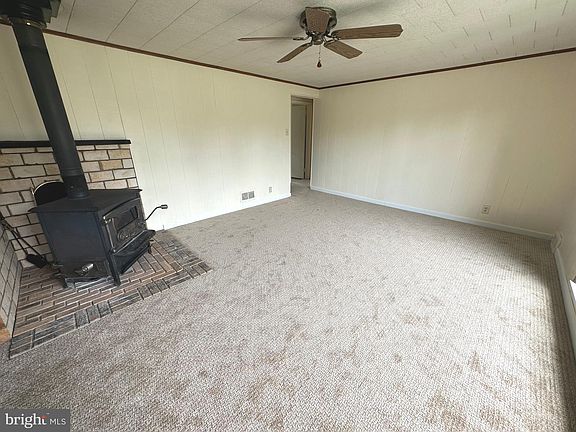 3rd image of 11 Beechwood Dr