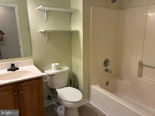 22240 Hawthorne Way — Photo 16