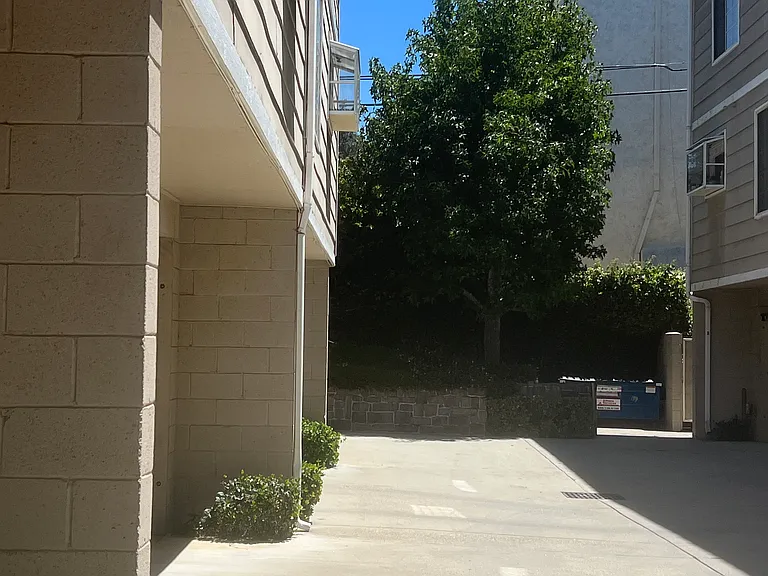154 N Meridith Ave #9 — Photo 44