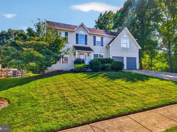 17 E Moyer Dr, Bear, DE 19701