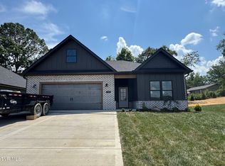 758 Hunts Terrace Dr, Kingsport, TN 37663