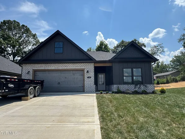 758 Hunts Terrace Dr, Kingsport, TN 37663