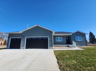 701 Turkey Dr, Gibbon, NE 68840