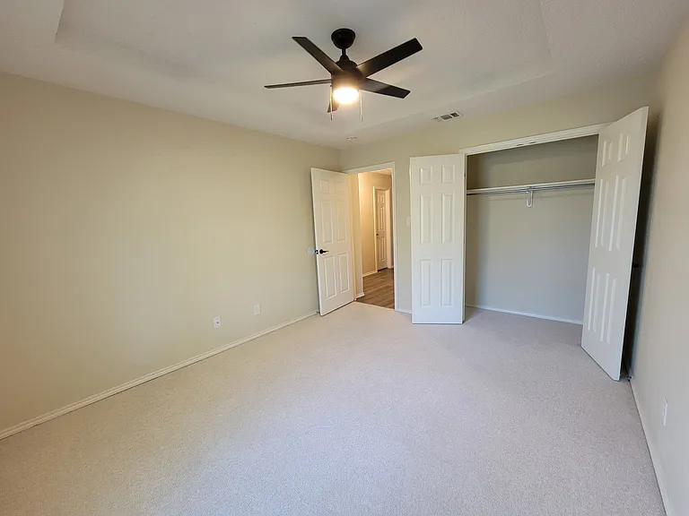 2704 Amherst Ave — Photo 25