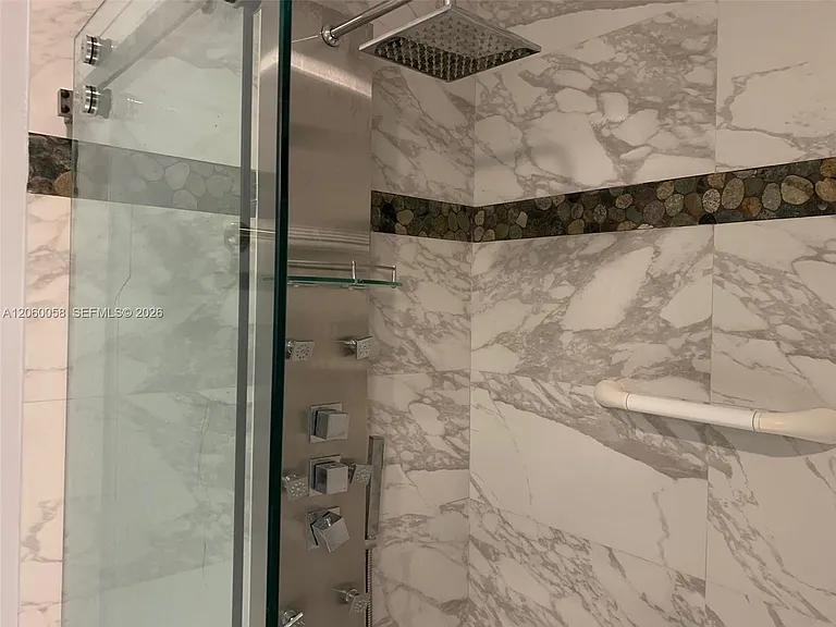 305 Bonnie Brae Way #27 — Photo 6