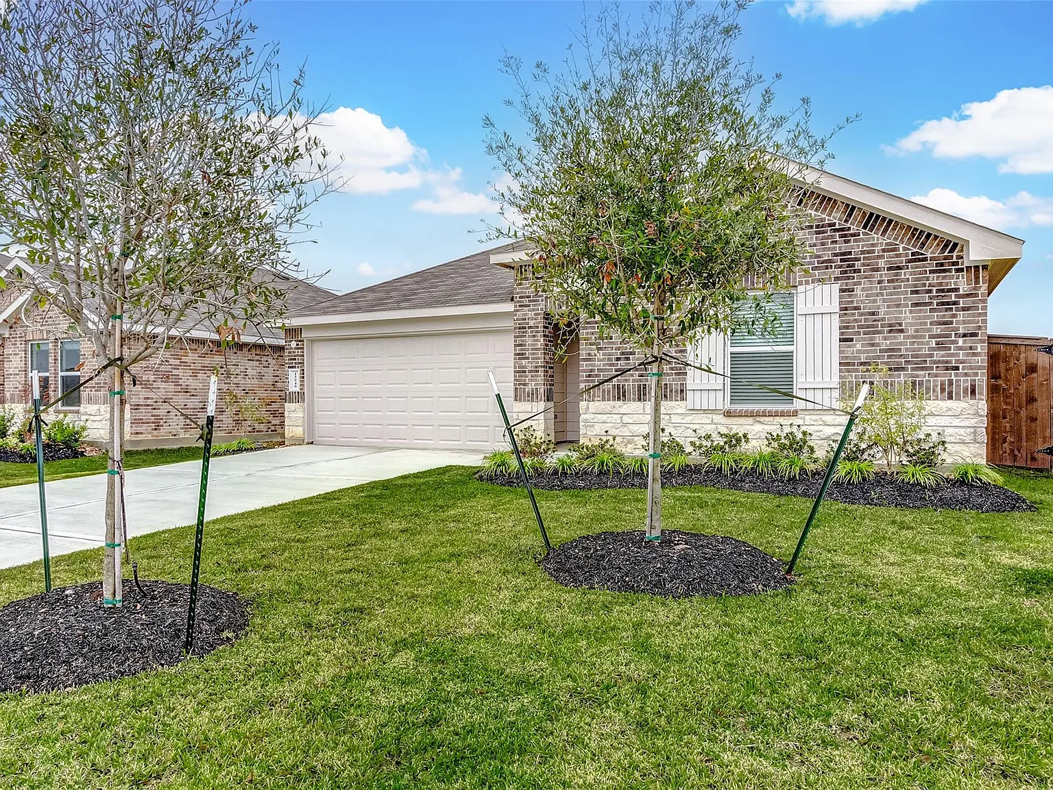 4 bed, 2.0 bath, 1934 sqft, $2,000 — Photo 4